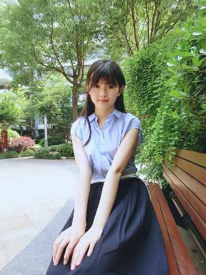 雏鸟幼儿小学生张婉莹,女大学生的沙龙室